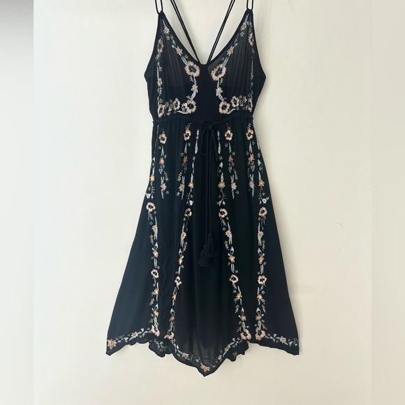Free People Dresses & Skirts - Free People Embroidered black Gauze Dress